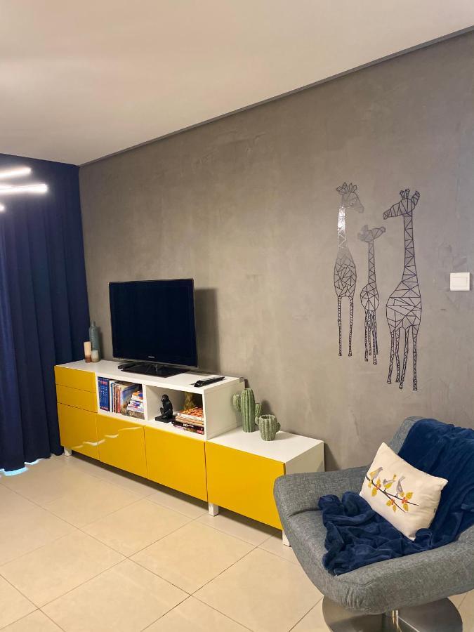 Fat Cow Apartment 101 Larnaca Exterior photo